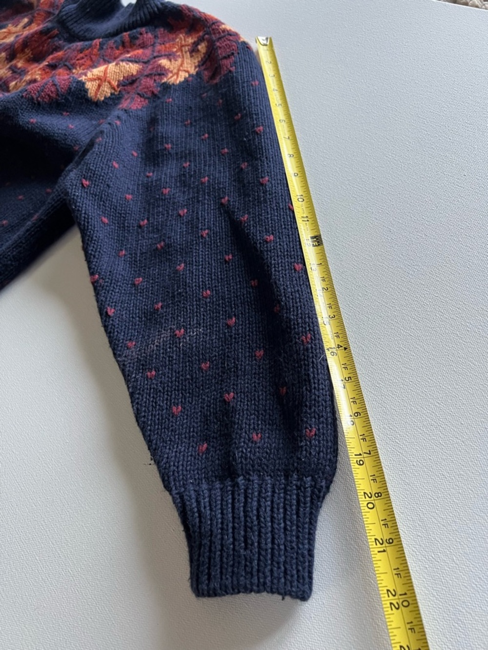 Van Heusen Hand Embroidered Navy Sweater with Autumn Leaf - L - Picture 7 of 9